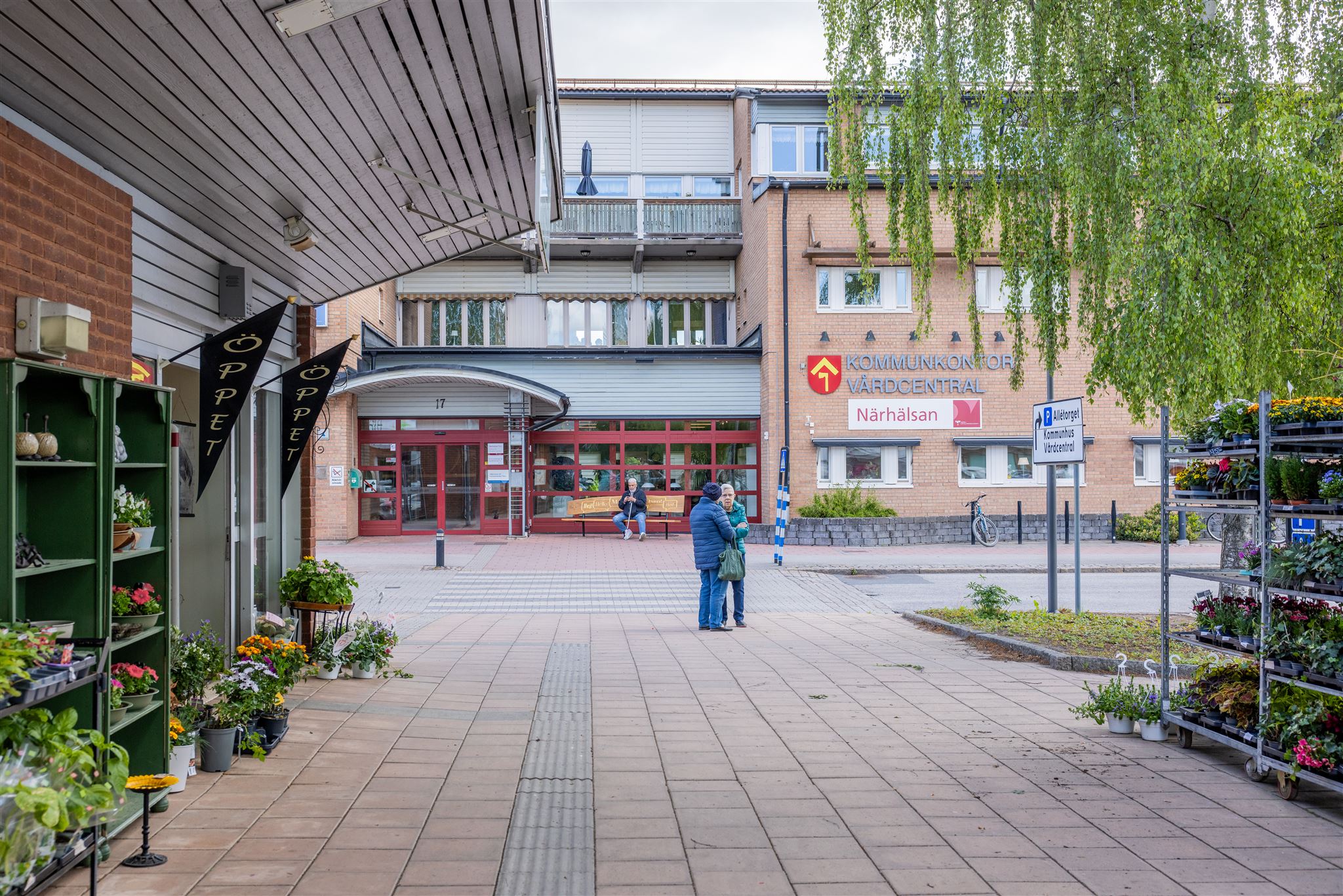 Bild mot entré kommun.